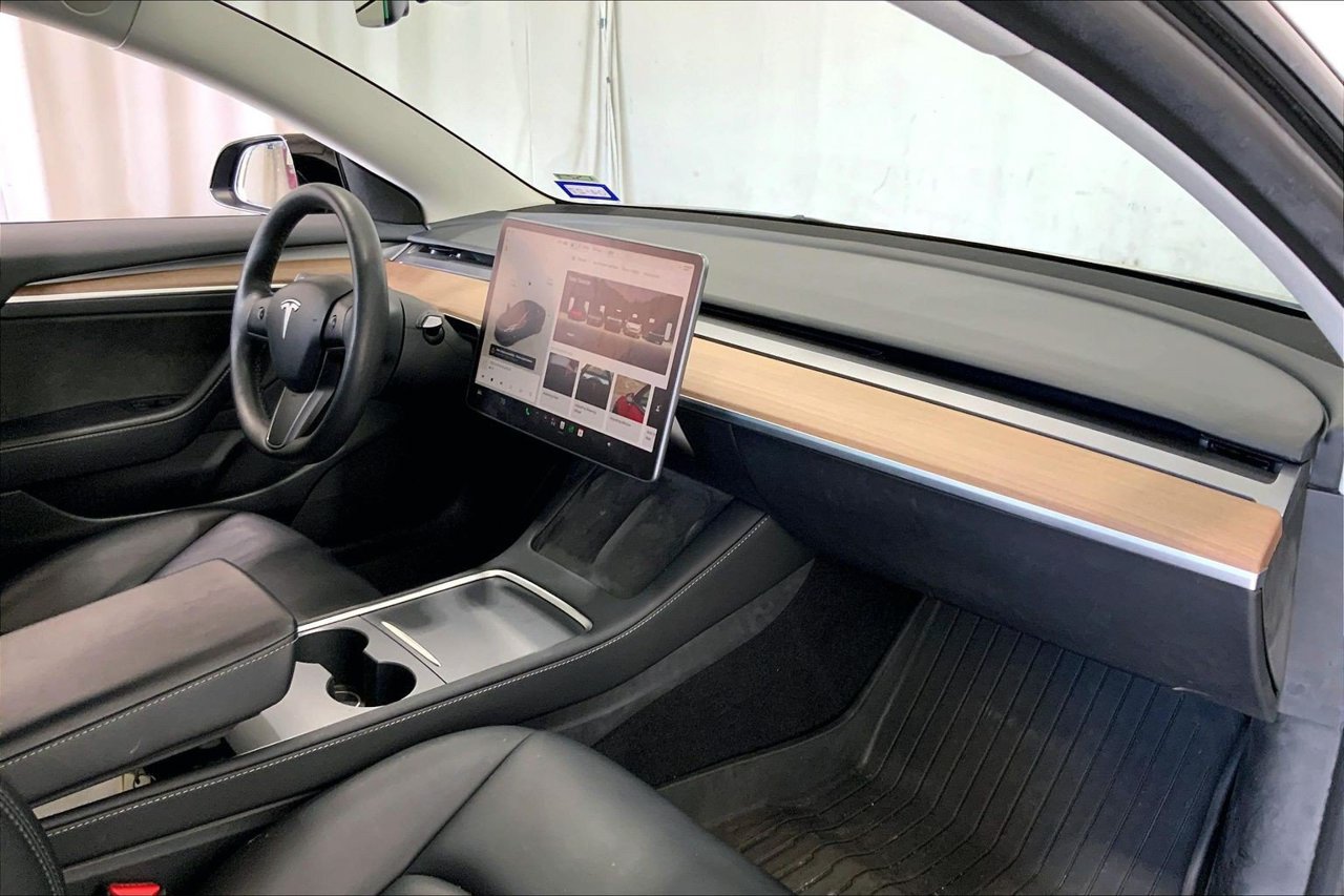 Used 2023 Tesla Model 3 Standard Range RWD image 28