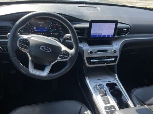 Used 2023 Ford Explorer XLT w/ Equipment Group 202A image 21