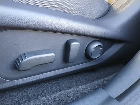 Used 2026 Subaru Crosstrek 2.0i Premium image 21