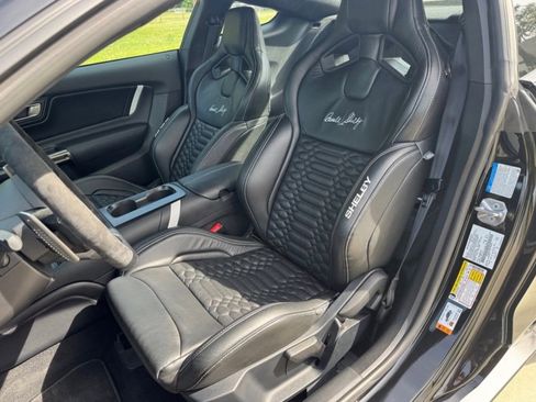 Used 2021 Ford Mustang Shelby GT500 w/ Carbon Fiber Track Pack RWD image 39