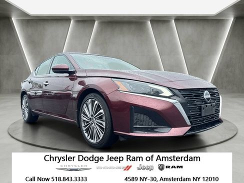 Used 2023 Nissan Altima 2.5 SL AWD/4WD image 1