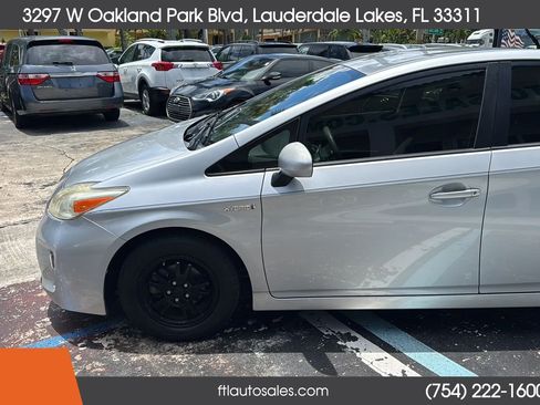 Used 2015 Toyota Prius Three FWD image 15