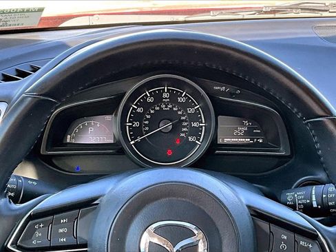 Used 2018 MAZDA MAZDA3 Touring image 13