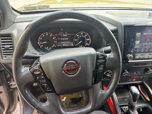 Used 2022 Nissan Frontier PRO-4X w/ Off-Road Protection Package AWD/4WD image 18