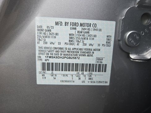 Used 2023 Ford Explorer XLT w/ Equipment Group 202A AWD/4WD image 27
