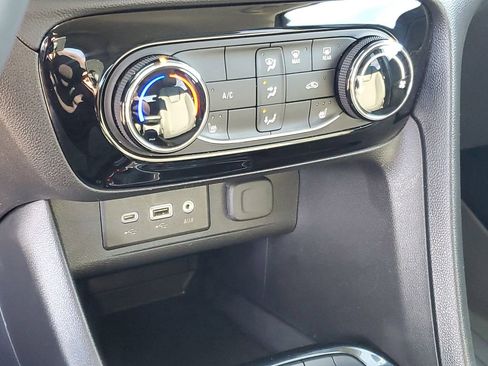 Used 2021 Buick Encore GX Preferred w/ Sport Touring Package image 19