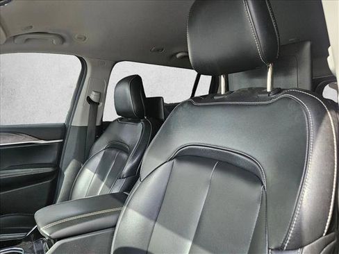 Used 2023 Jeep Grand Cherokee L Limited w/ Luxury Tech Group II AWD/4WD image 19
