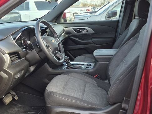 Used 2023 Chevrolet Traverse LT image 6