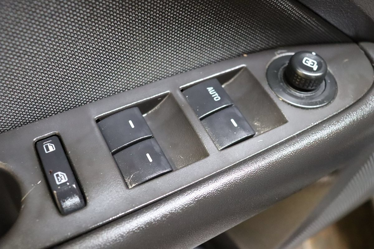 Used 2011 Ford Fusion SE w/ 201A Rapid Spec Order Code FWD image 26