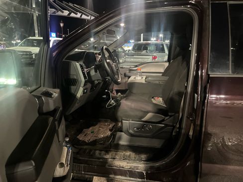 Used 2018 Ford F150 XLT w/ Equipment Group 302A Luxury image 7