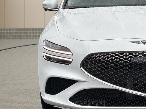 Used 2026 Genesis G70 2.5T Prestige image 10