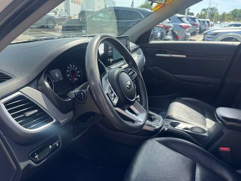 Used 2021 Kia Seltos LX AWD/4WD image 24