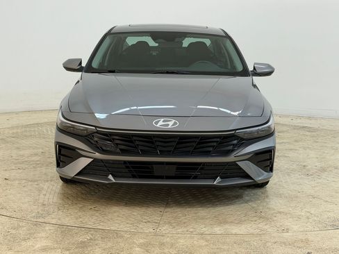 Used 2025 Hyundai Elantra SEL FWD image 6