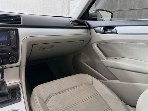 Used 2013 Volkswagen Passat TDI SE image 20