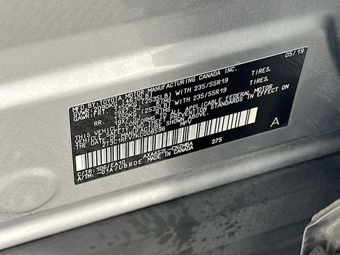 Certified 2019 Toyota RAV4 XLE Premium FWD image 32