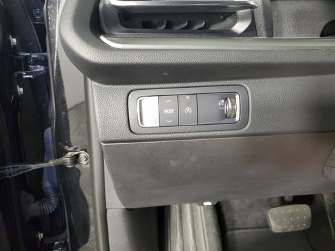 Used 2025 Chevrolet Traverse LT FWD image 26