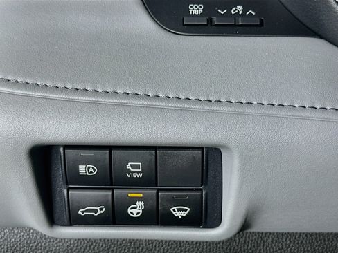 Used 2021 Toyota Highlander Platinum FWD image 17