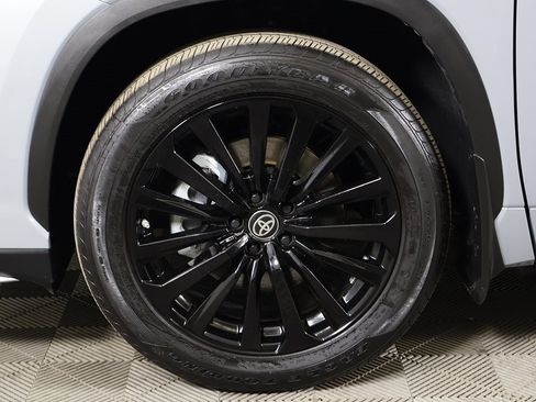 Used 2025 Toyota Highlander XSE image 24