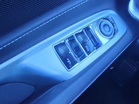 Used 2025 Chevrolet Corvette Stingray Convertible w/ Battery Protection Package RWD image 23