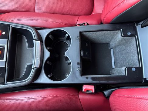 Used 2022 Porsche Macan image 25