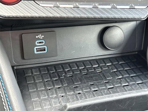 Used 2024 Ford Mustang GT Premium image 31