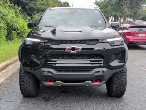 Used 2025 Chevrolet Colorado ZR2 w/ Technology Package AWD/4WD image 10