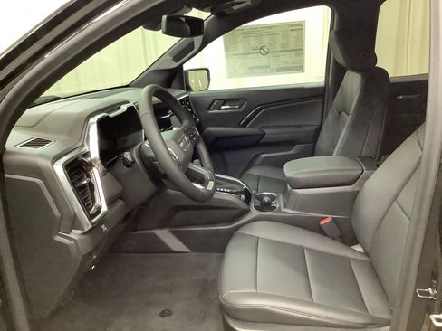 New 2026 GMC Canyon Elevation w/ Convenience Package image 16