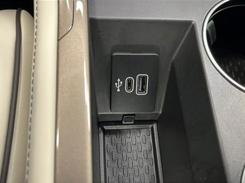 Used 2025 Lincoln Nautilus Black Label AWD/4WD image 33