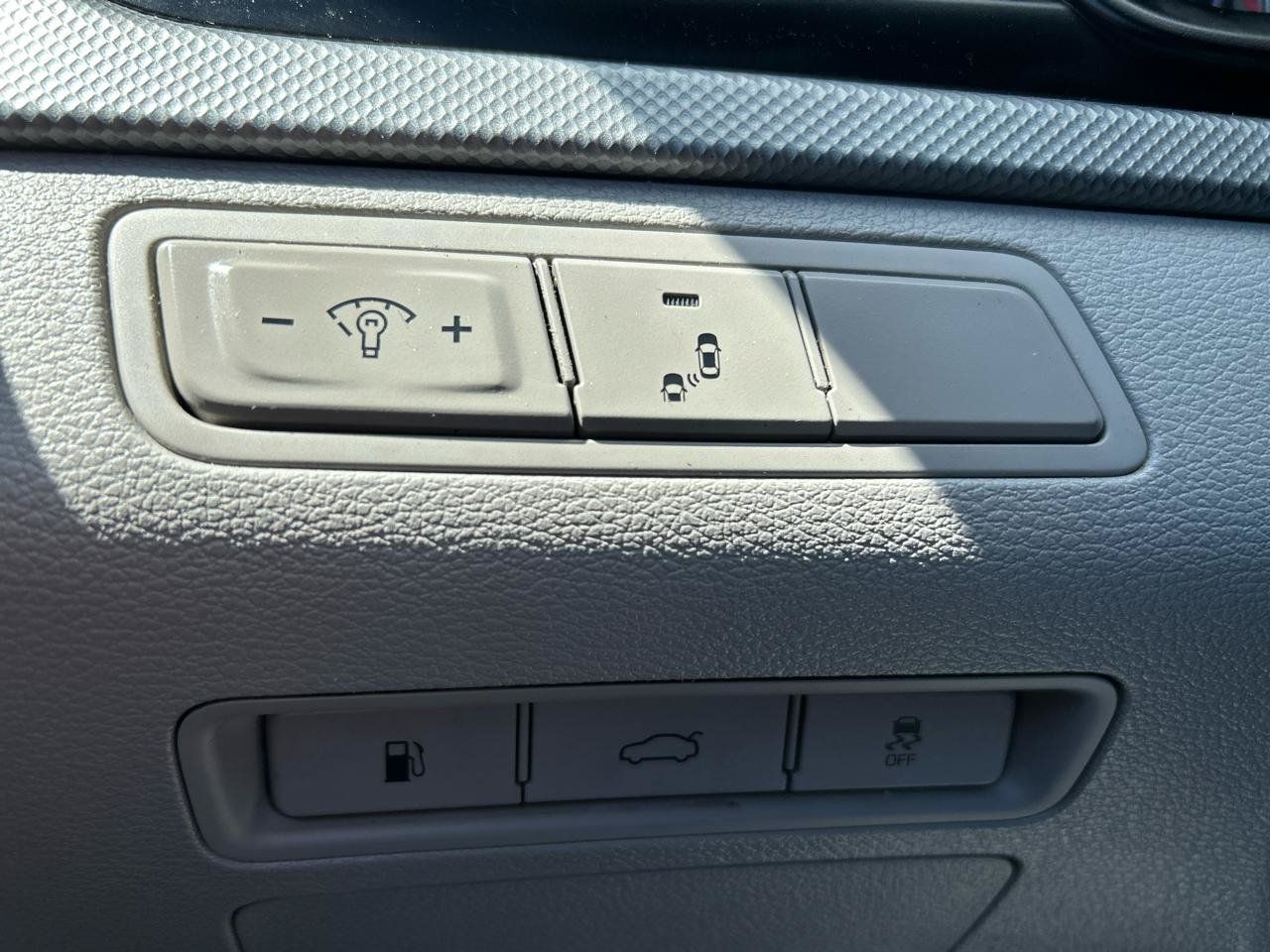 Used 2018 Hyundai Sonata SE FWD image 9