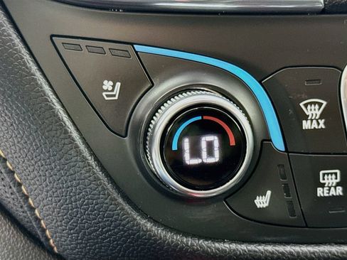 Used 2020 Chevrolet Equinox Premier AWD/4WD image 19