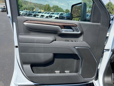 New 2025 GMC Sierra 2500 SLE w/ SLE Convenience Package image 15