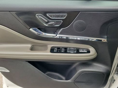Certified 2023 Lincoln Corsair FWD image 14