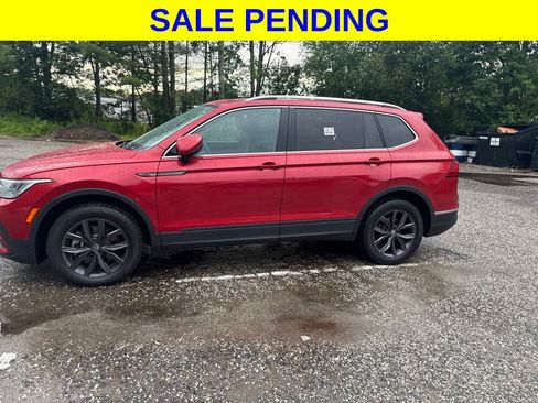 Used 2023 Volkswagen Tiguan SE AWD/4WD image 15