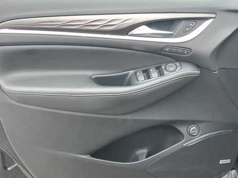 Used 2022 Buick Enclave Avenir w/ Trailering Package, 5000 lbs. AWD/4WD image 17