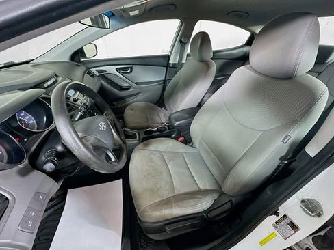 Used 2014 Hyundai Elantra SE image 19