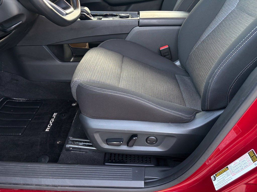 Certified 2023 Nissan Rogue SV AWD/4WD image 13