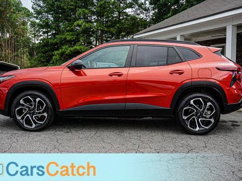 Used 2024 Chevrolet Trax RS w/ Driver Confidence Package FWD image 7