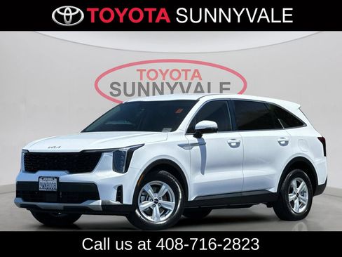 Used 2026 Kia Sorento LX FWD image 1