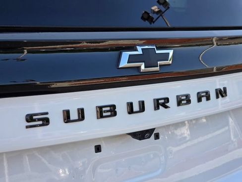 Used 2025 Chevrolet Suburban Z71 AWD/4WD image 22
