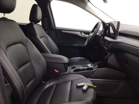 Used 2023 Ford Escape Platinum image 28