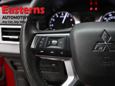 Used 2025 Mitsubishi Outlander SE AWD/4WD image 15