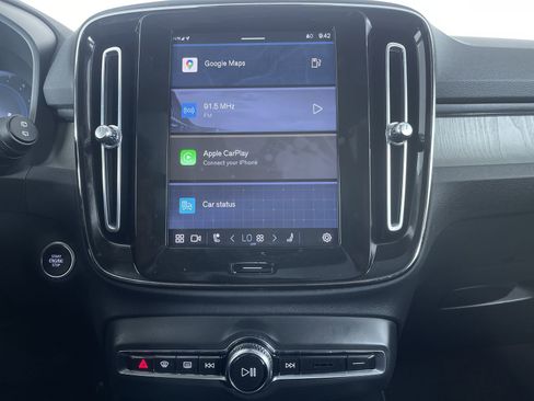 Used 2024 Volvo XC40 B5 Ultimate w/ Climate Package image 18