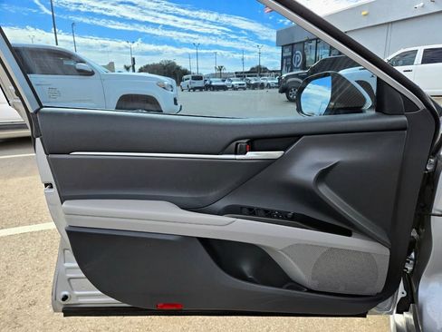 Used 2021 Toyota Camry SE image 21