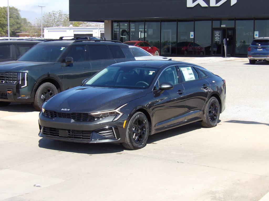 New 2026 Kia K5 LXS FWD image 2