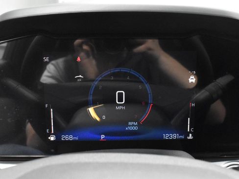 Used 2025 Chevrolet Trax LT w/ Driver Confidence Package image 21