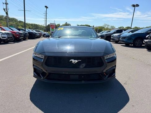 Used 2024 Ford Mustang Coupe RWD image 3