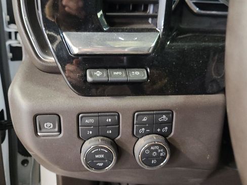 Used 2025 Chevrolet Silverado 1500 LTZ image 33