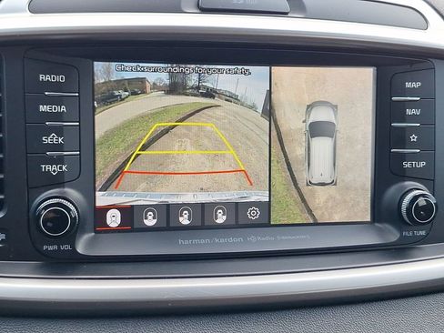 Used 2020 Kia Sorento SX image 16