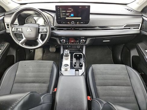 Used 2025 Mitsubishi Outlander SE AWD/4WD image 19
