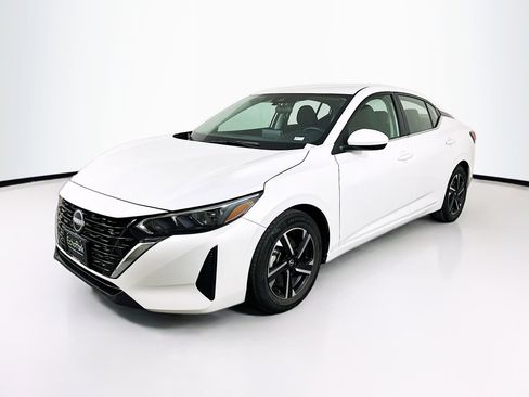 Used 2024 Nissan Sentra SV image 3